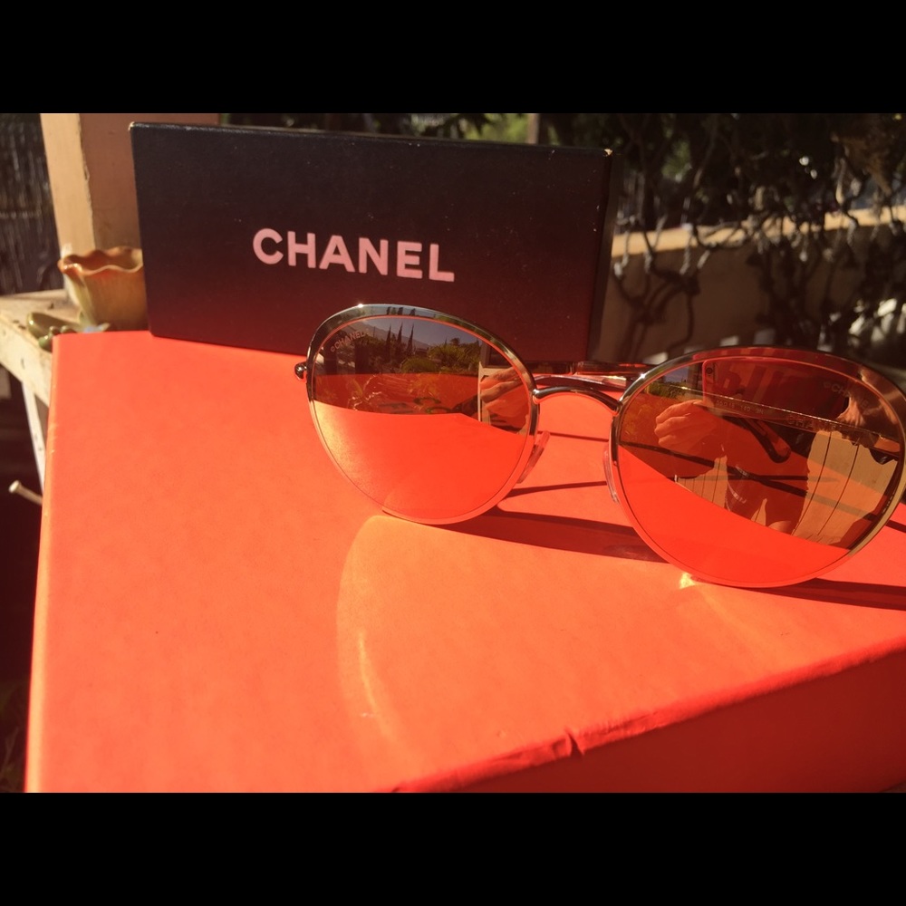 Chanel sunglasses 🕶 18 k gold lenses - Picture 5 of 8